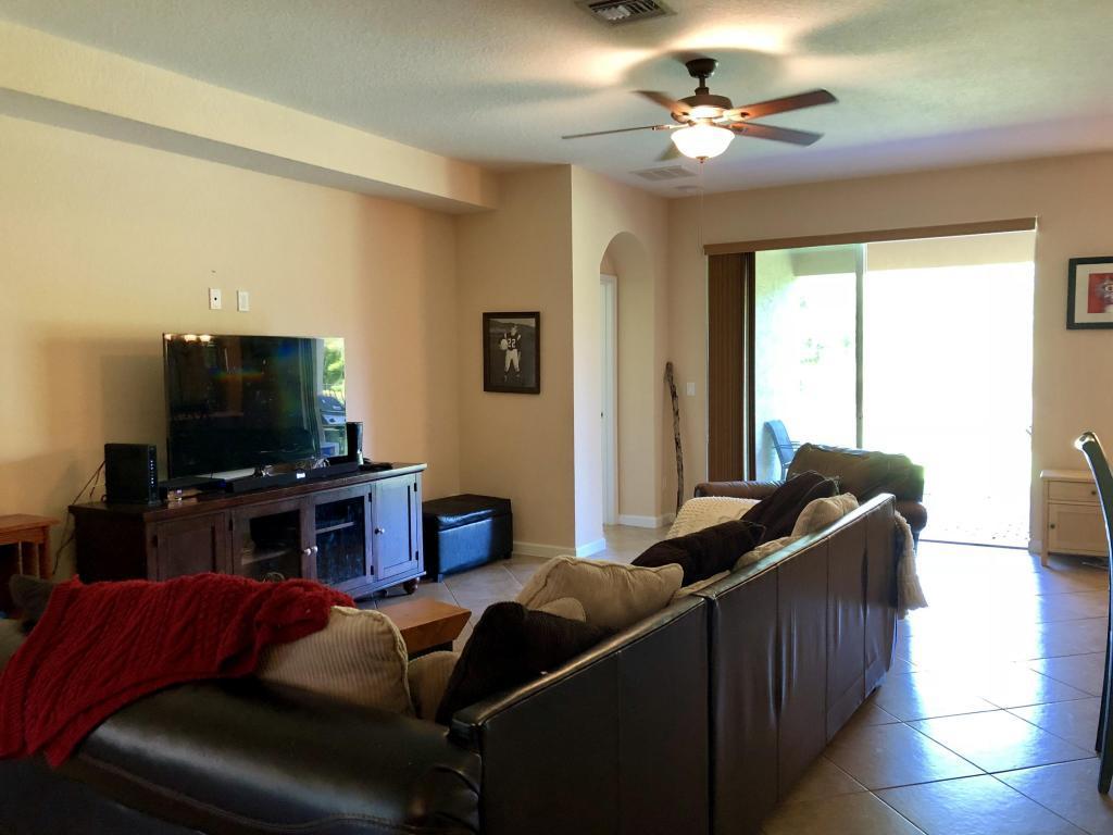 5520 SW Gray Fox Dr