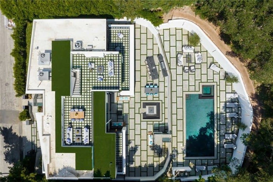 Crescent Villa