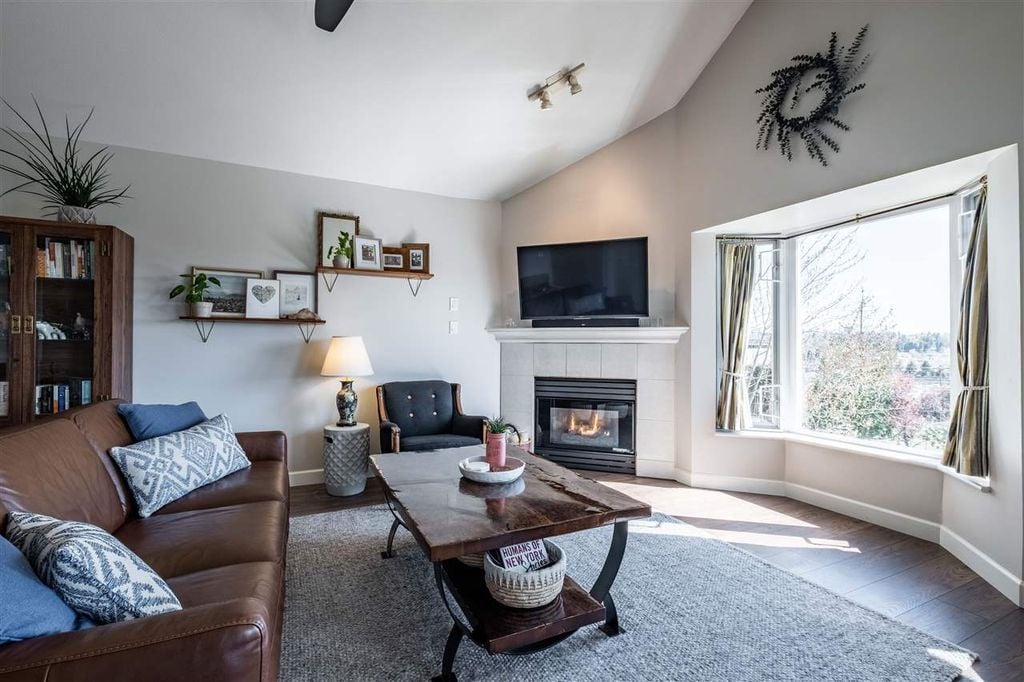 2677 E Bdwy, #406