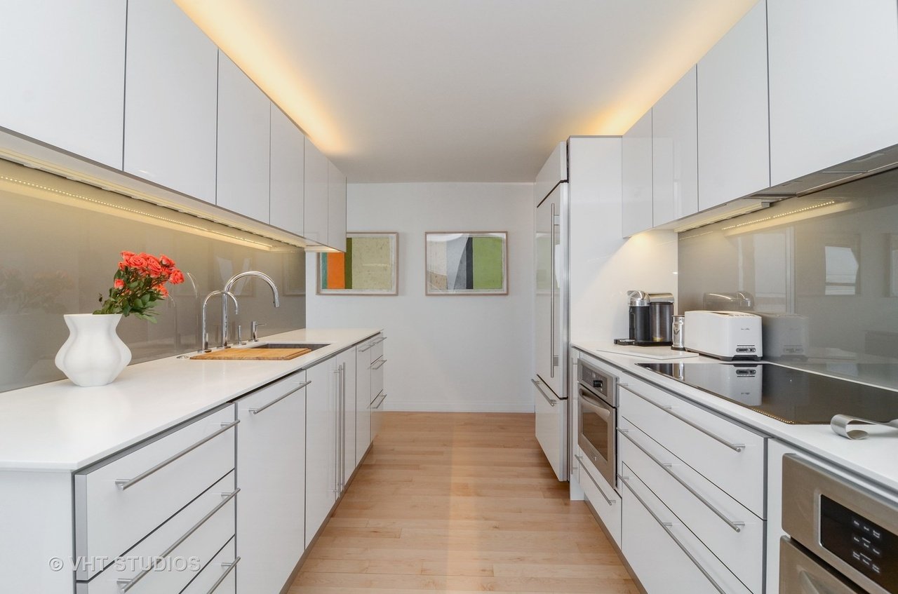 360 E Randolph St #801