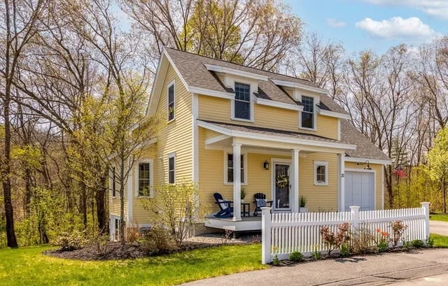 31 Follinsbee Ln