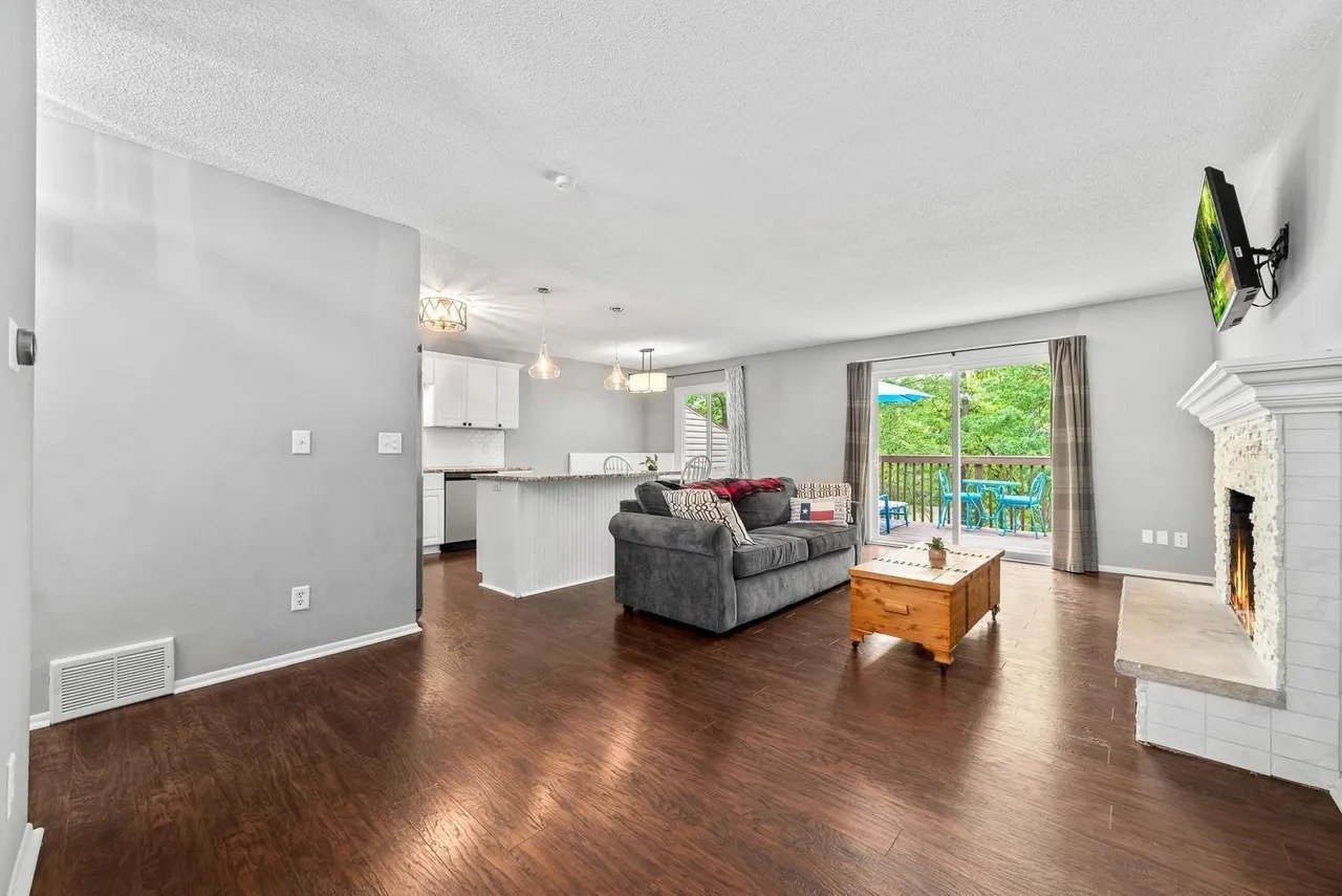 172 River Woods Ln