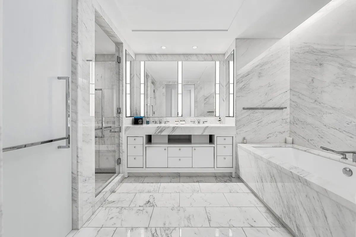10 Riverside Blvd #27B