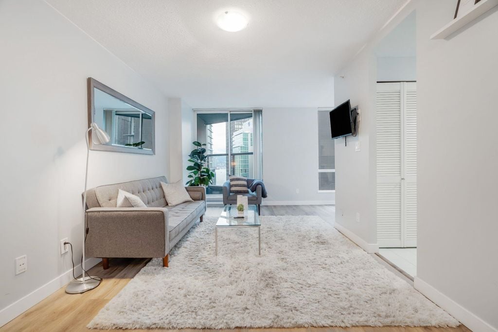1166 Melville St, #1501
