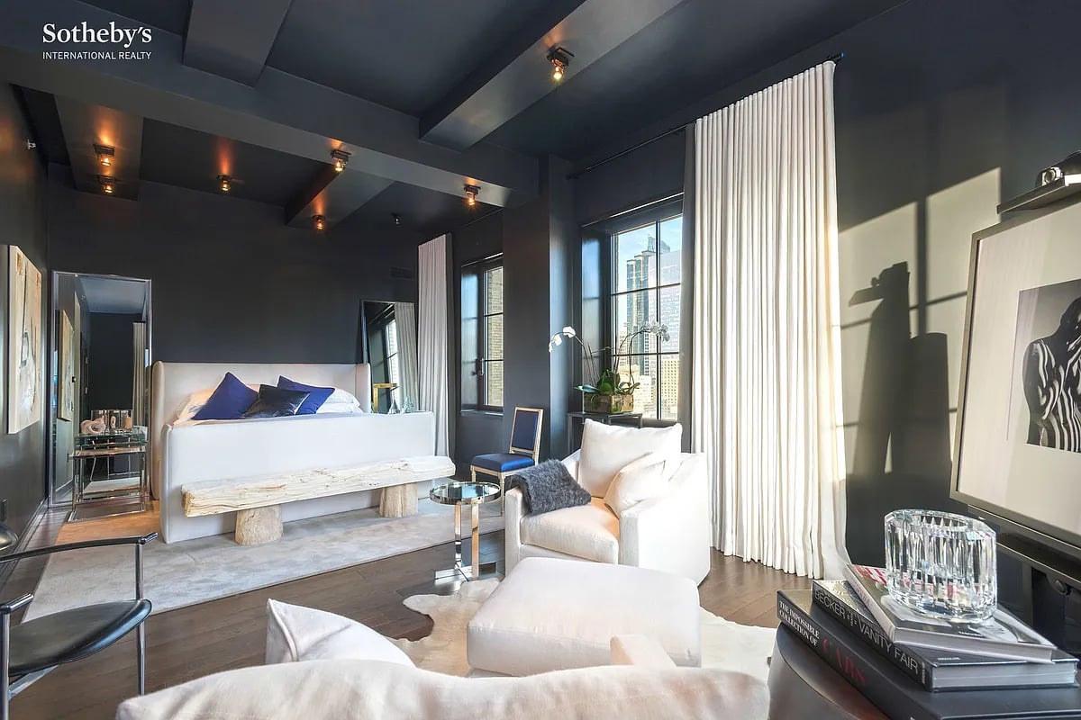 425 West 50th St, #16A