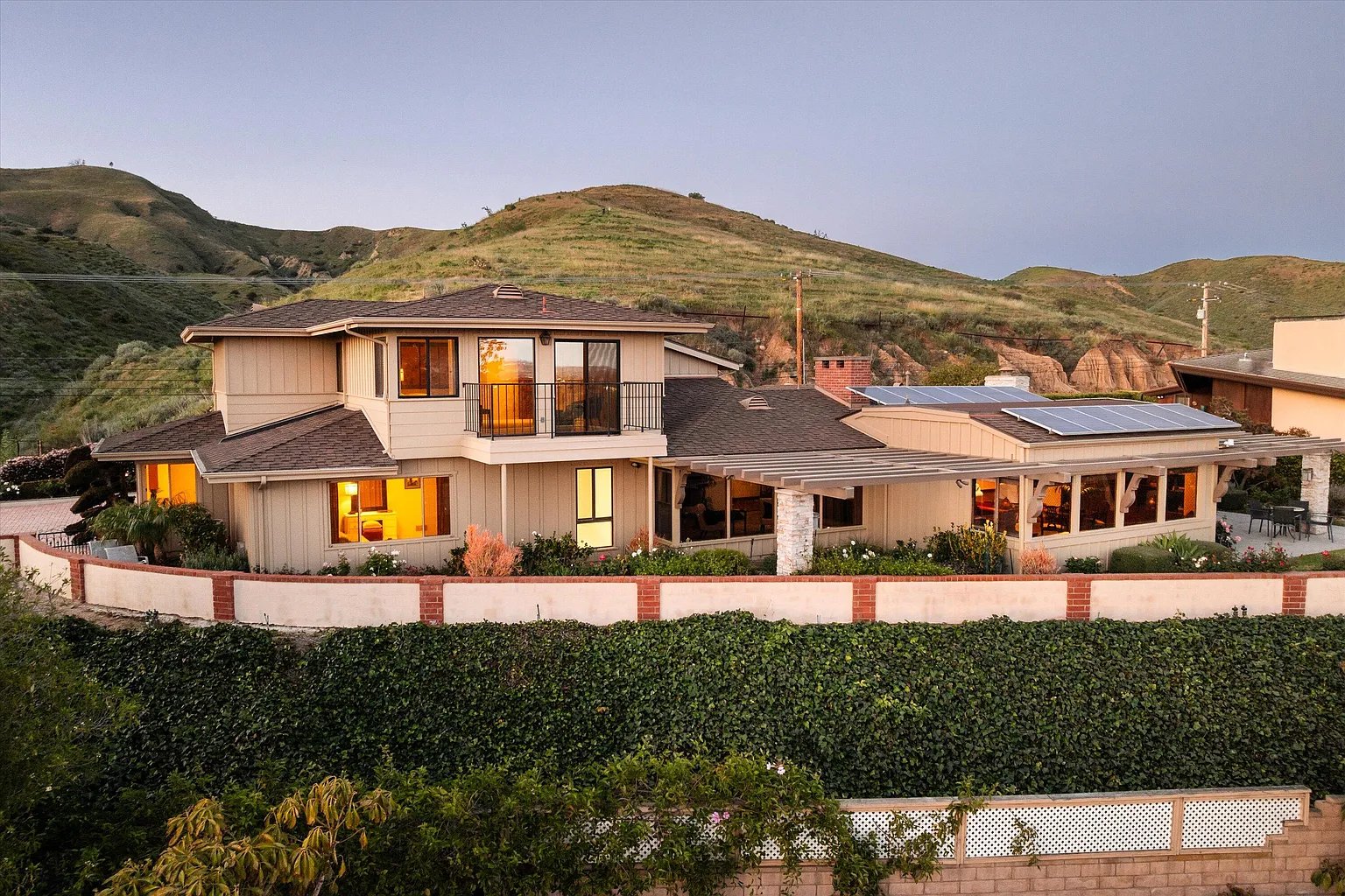 3940 FOOTHILL Road
