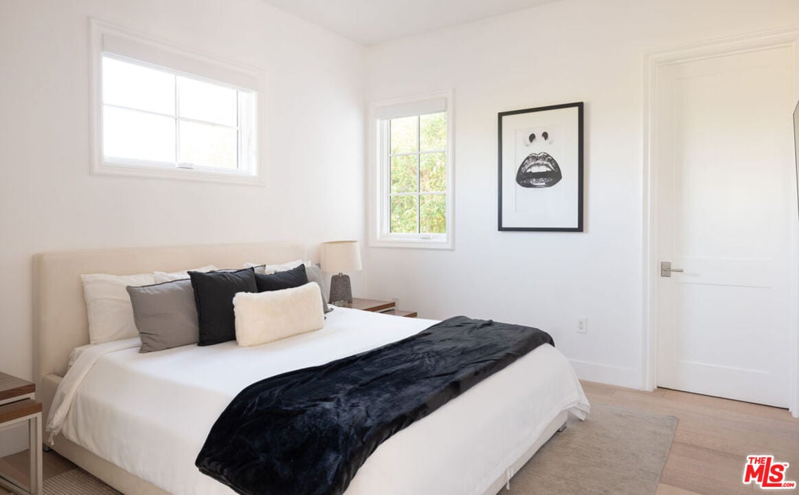 Highcliff Vista, N Stanley Ave, 90036