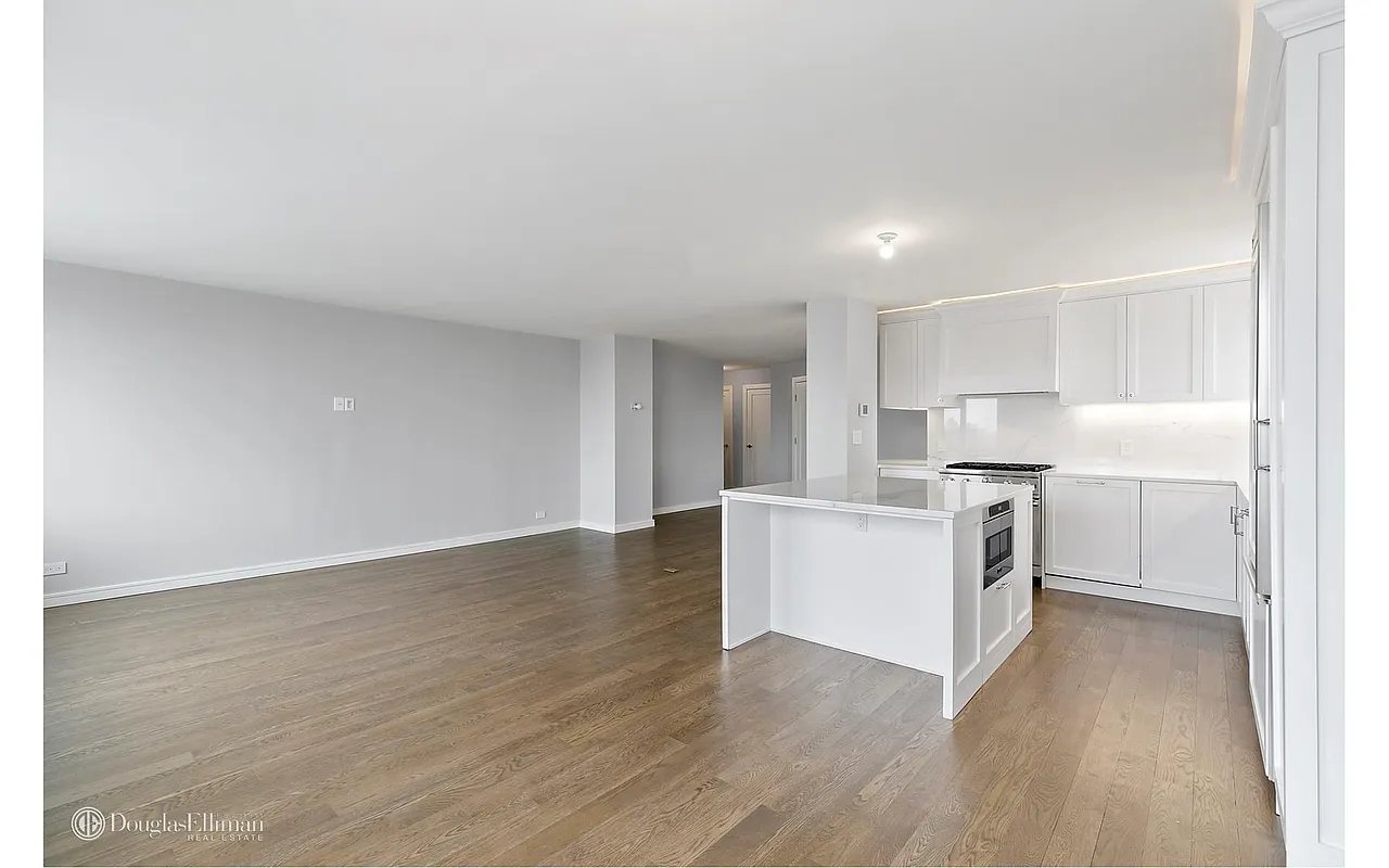 2025 Broadway, #24CDE