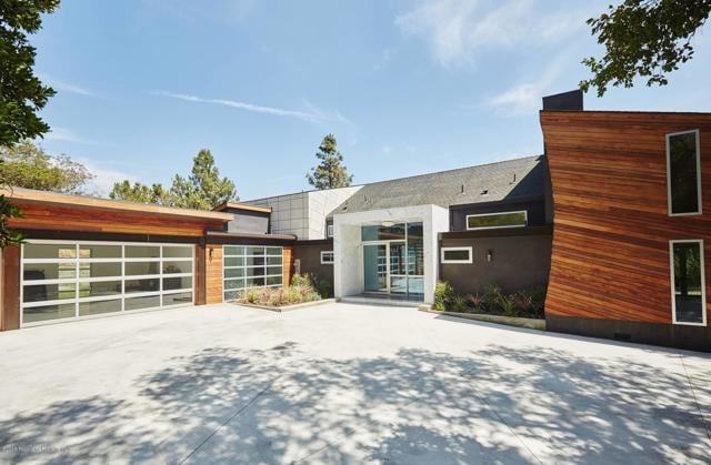 4235 Mesa Vista Dr