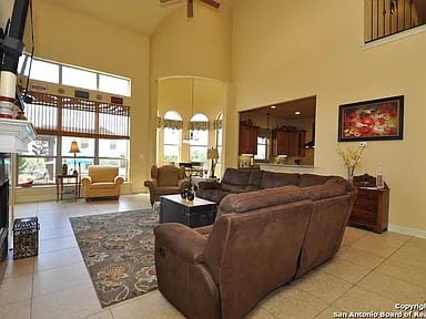 125 Ledgestone Trl