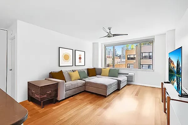 130 W 67th St, #10H