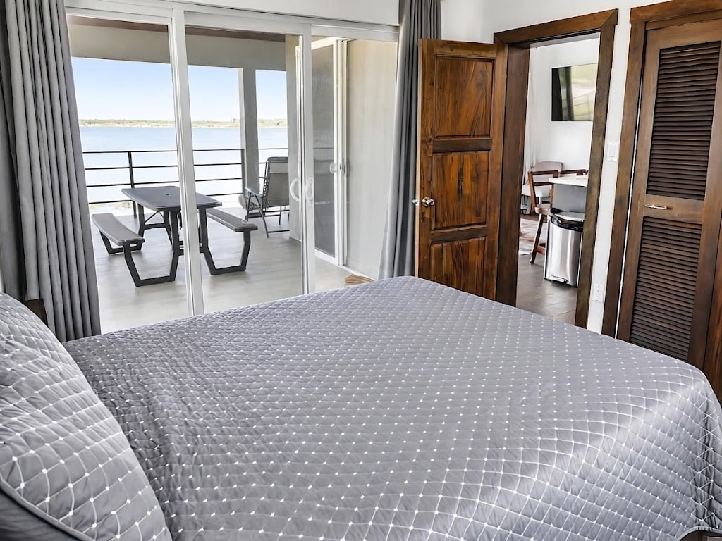 4 bed, 4 bath Waterfront Villa in Cudjoe Lagoon Estate, Corozal, Northern Belize