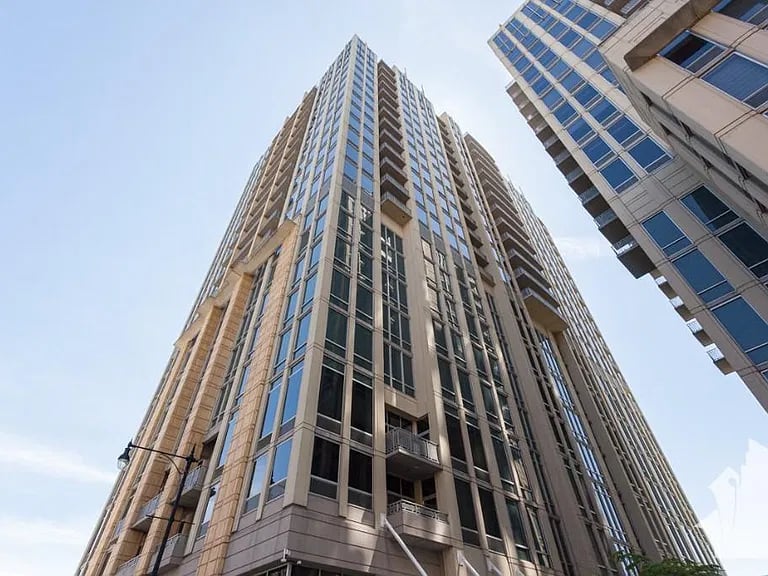 700 N Larrabee ST 1601