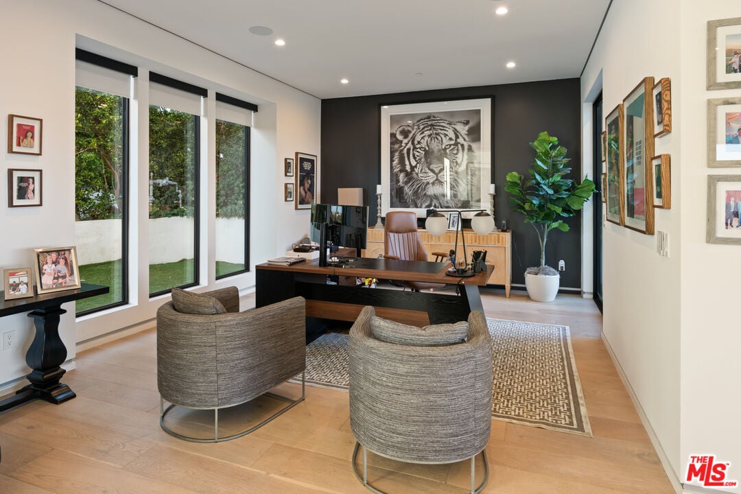 Aurelian Crest, Linda Flora Dr, 90049