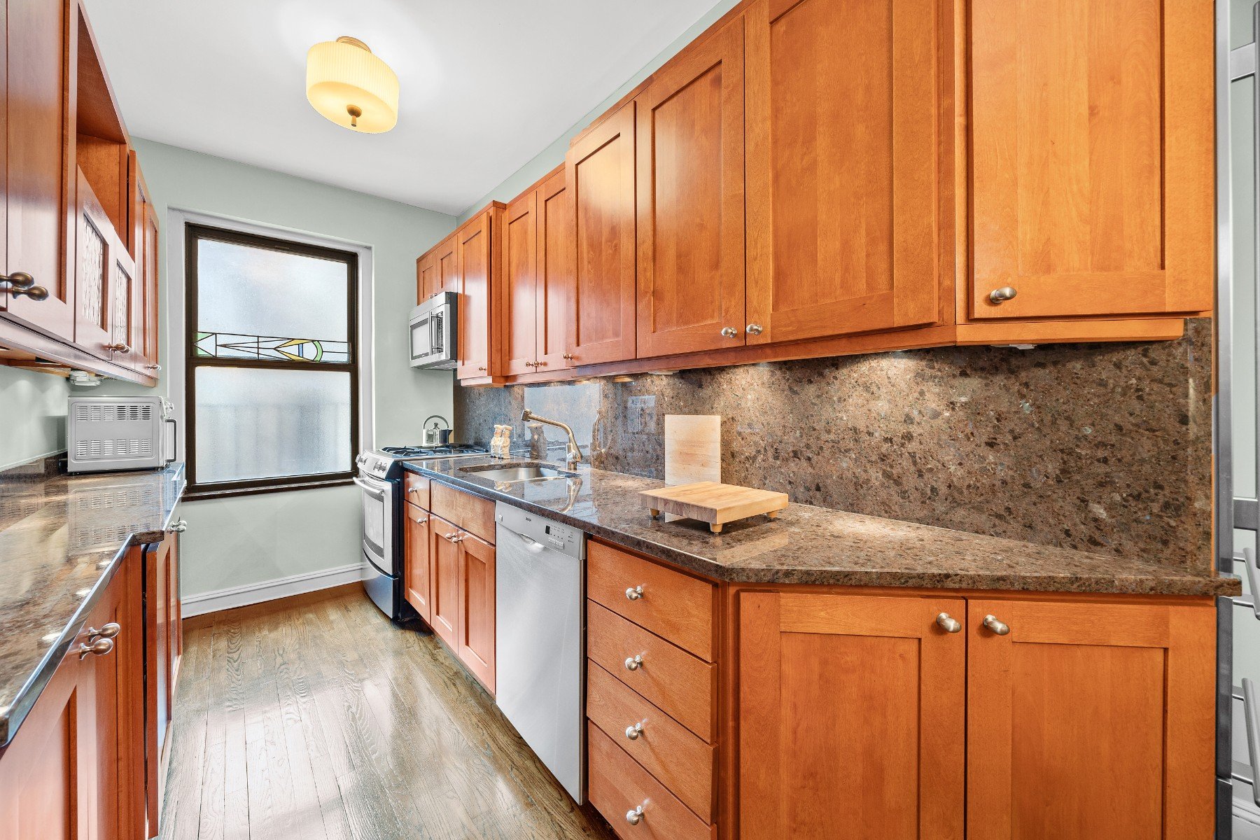 357 West 55th Street, #5L