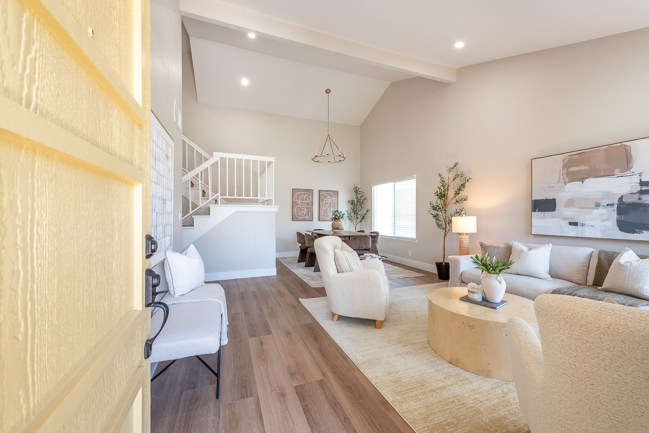 Newly Remodeled. 1 Bed/Bth down, Pioneer Elem!