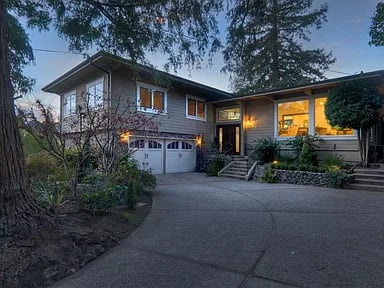 220 Frances Ln