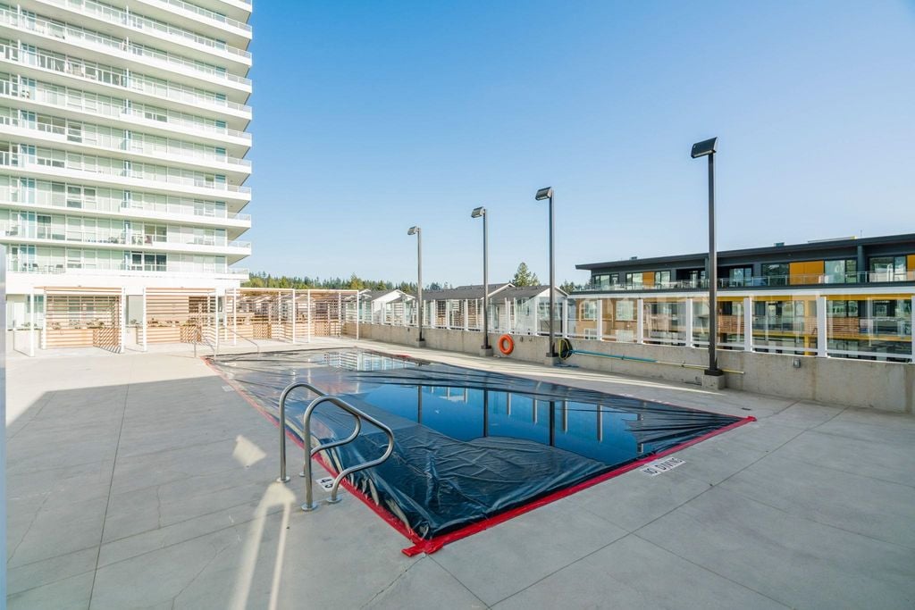 525 Foster Ave, #403