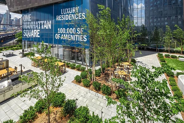 252 South Street Unit: 8J
