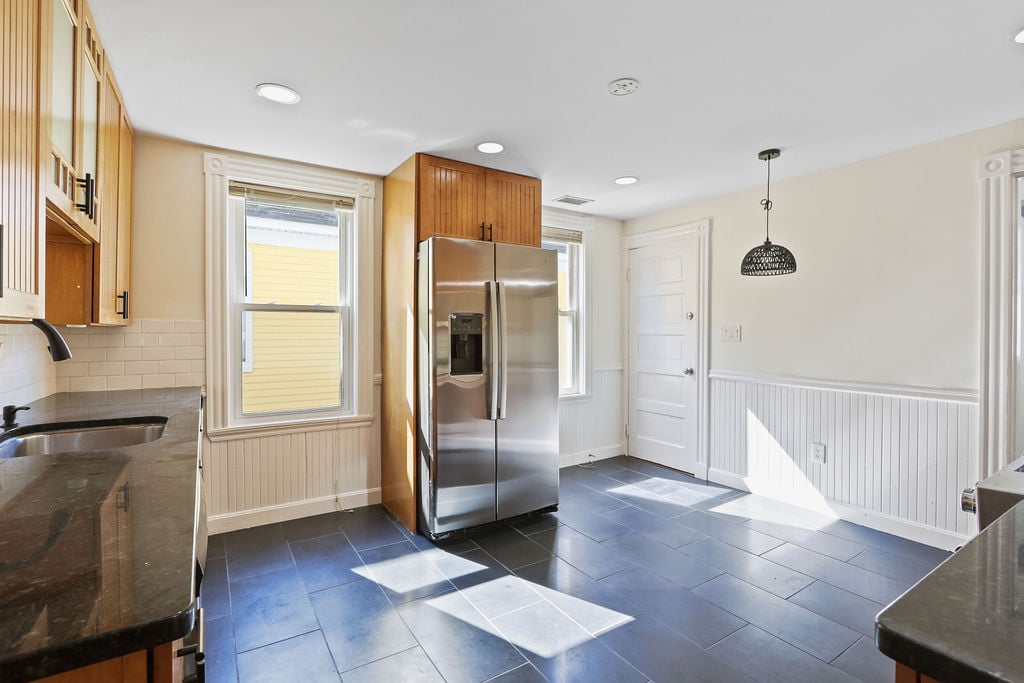 Spacious & Sundrenched In Savin Hill
