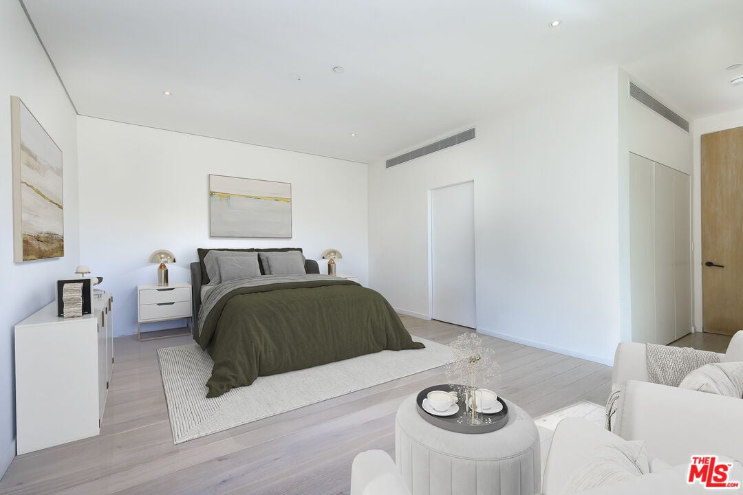 Pinnacle Manor, Willow Glen Rd, 90046