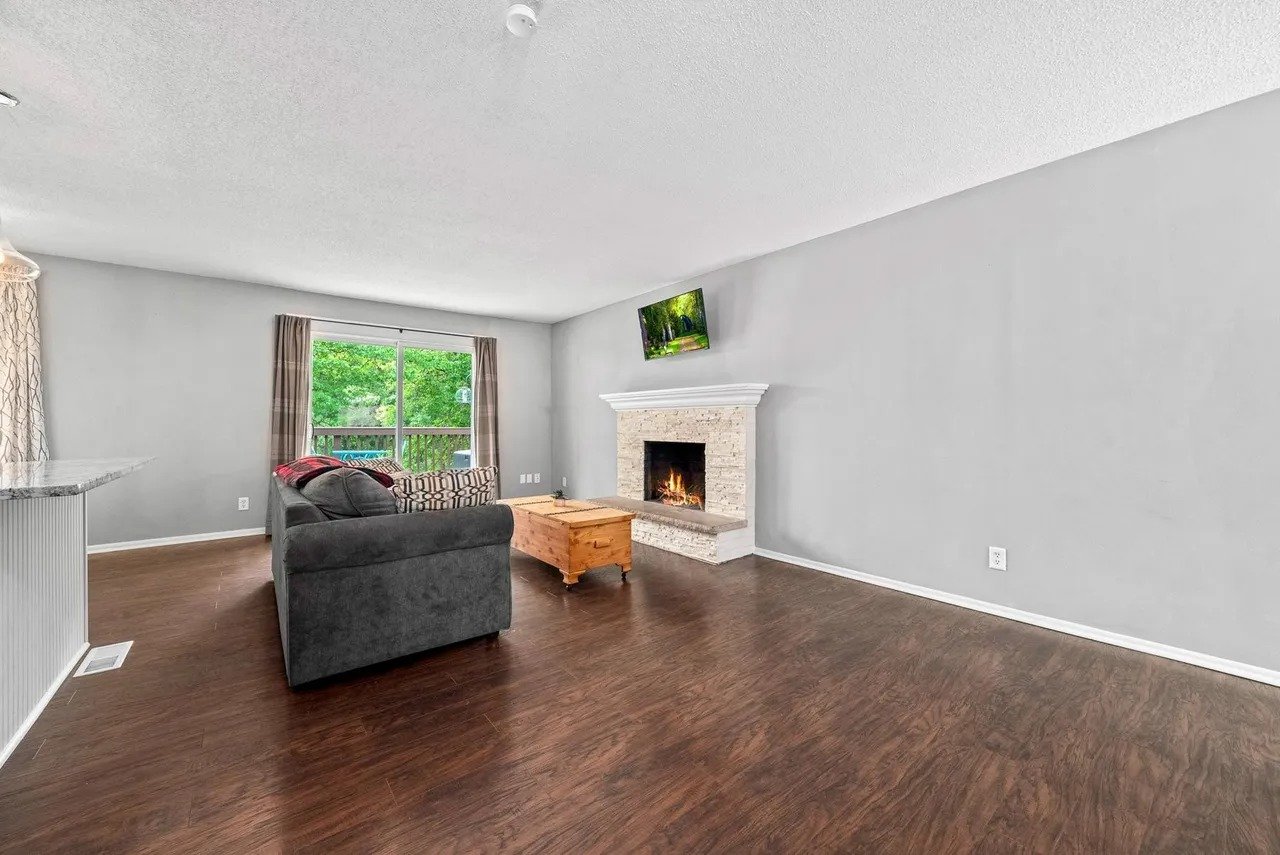172 River Woods Ln