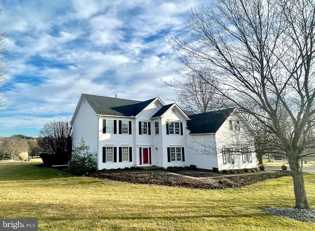 3 Sheridan Ln