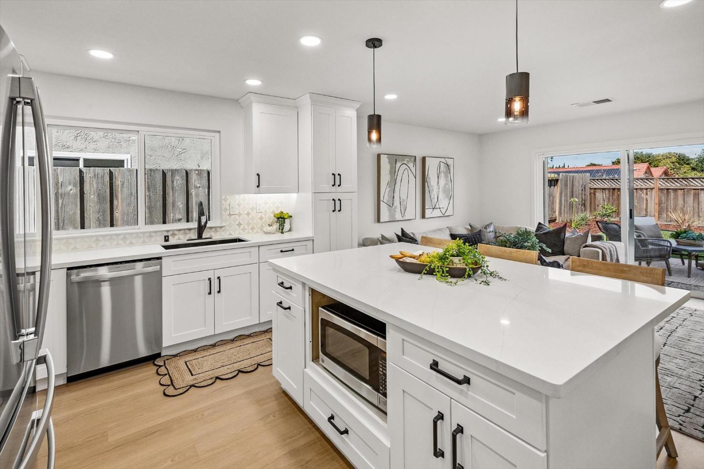 Stunning One Level Ponderosa !