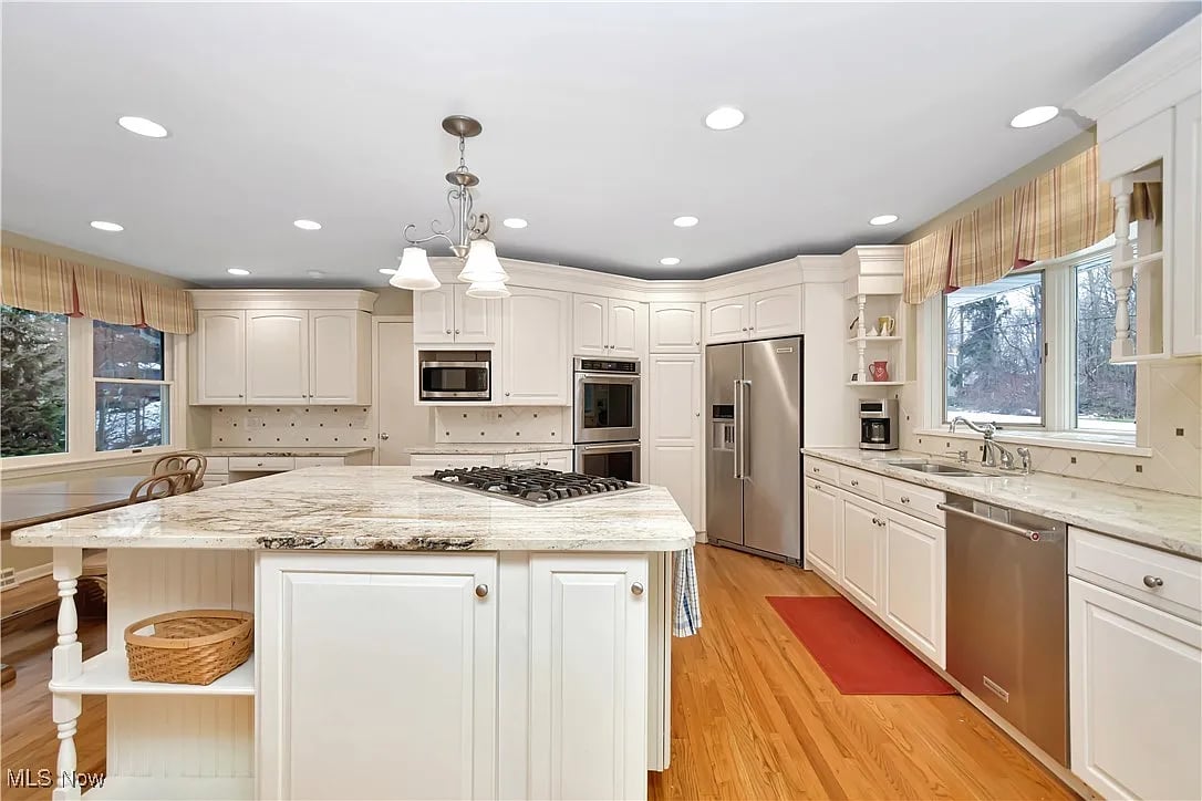 31150 Fox Hollow Dr