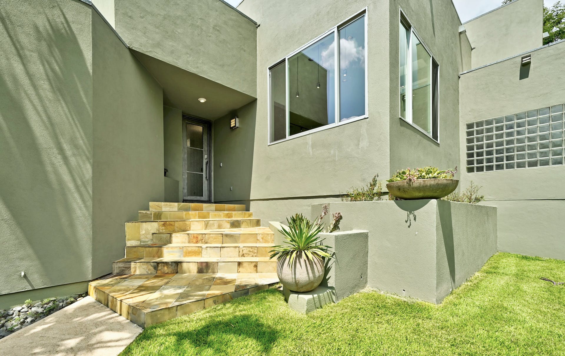 2700 De Soto DR