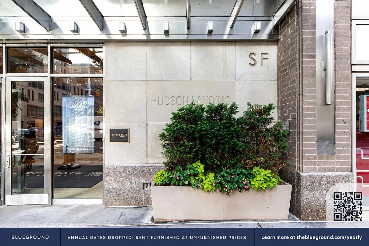 561 10th Avenue #21D