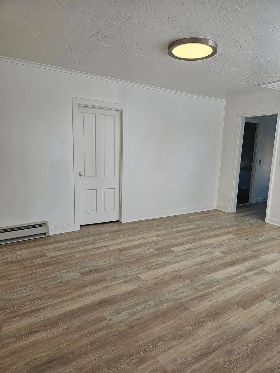 106 Saxon Ave
