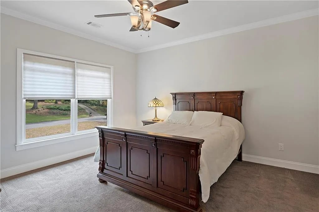 1555 Northcliff Trce
