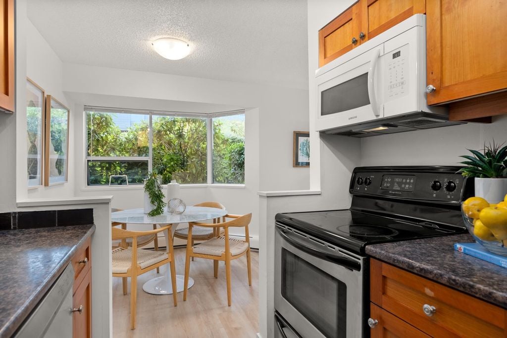 1550 Chesterfield Ave, #107