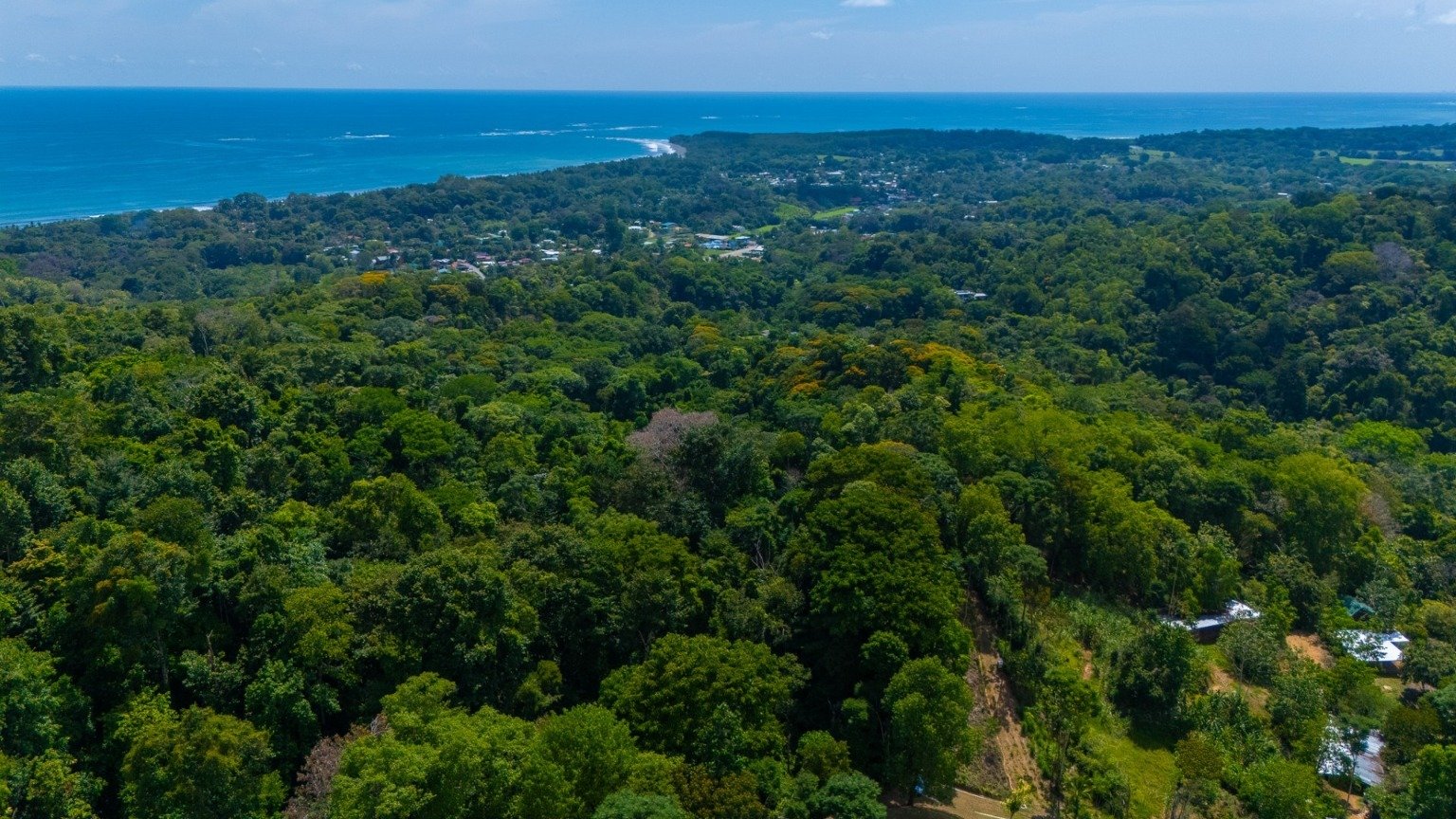 Tropical Sanctuary Above Uvita: 5-Acre Jungle Estate with incredible Mountain Views