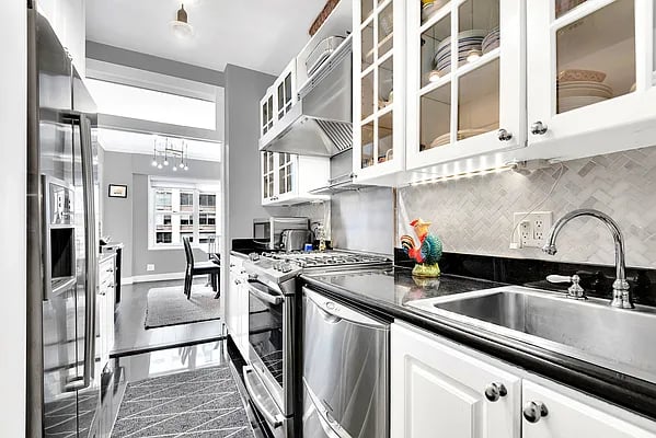 360 East 72nd Street #A806