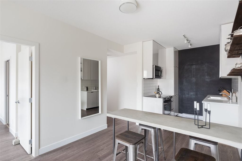 138 E Hastings St, #201