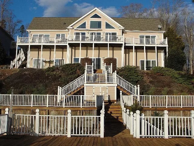 113 N Ridge Rd
