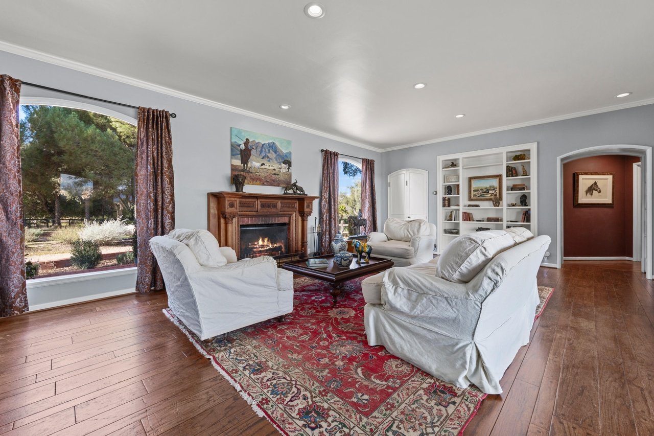 2480 Roblar Ave