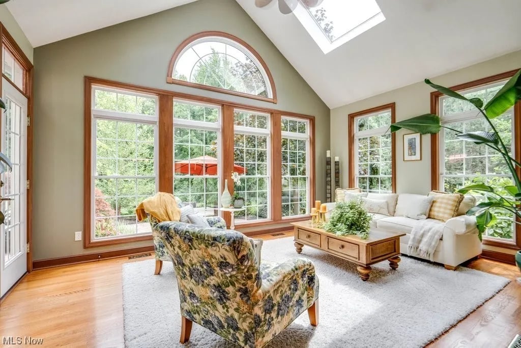 2274 Angela Vista