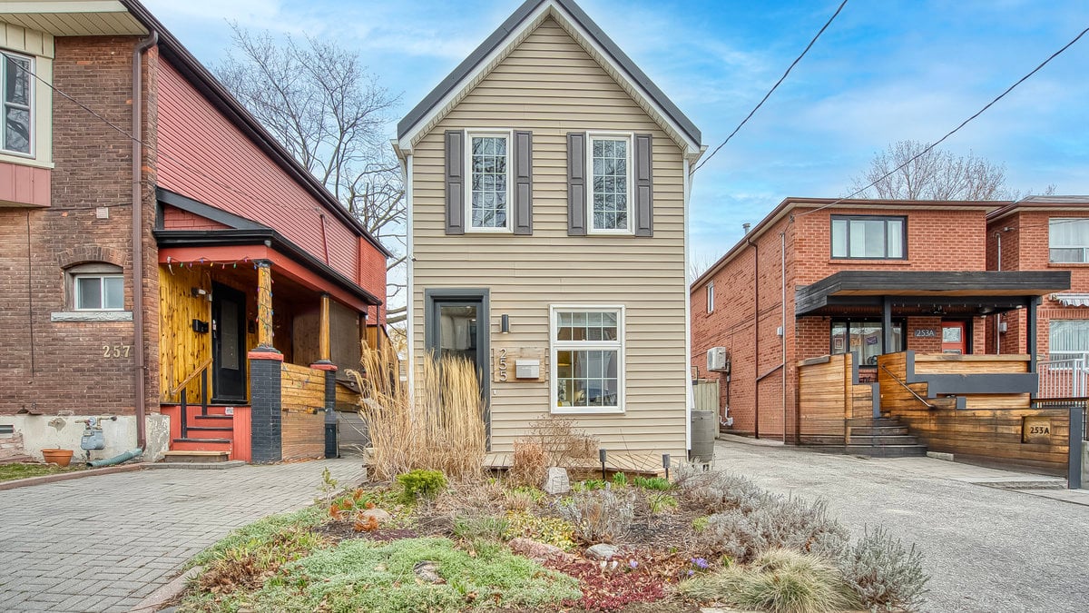 255 Macdonell Ave