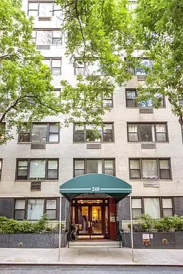 225 East 46th Street Unit: 12J