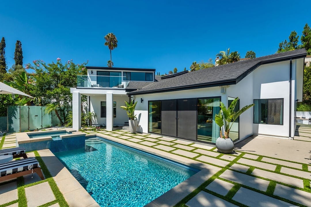 Atlas Manor, Mount Olympus Dr, 90046