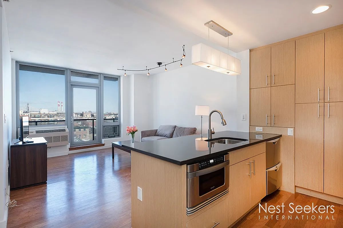 5-49 Borden Ave, #F9