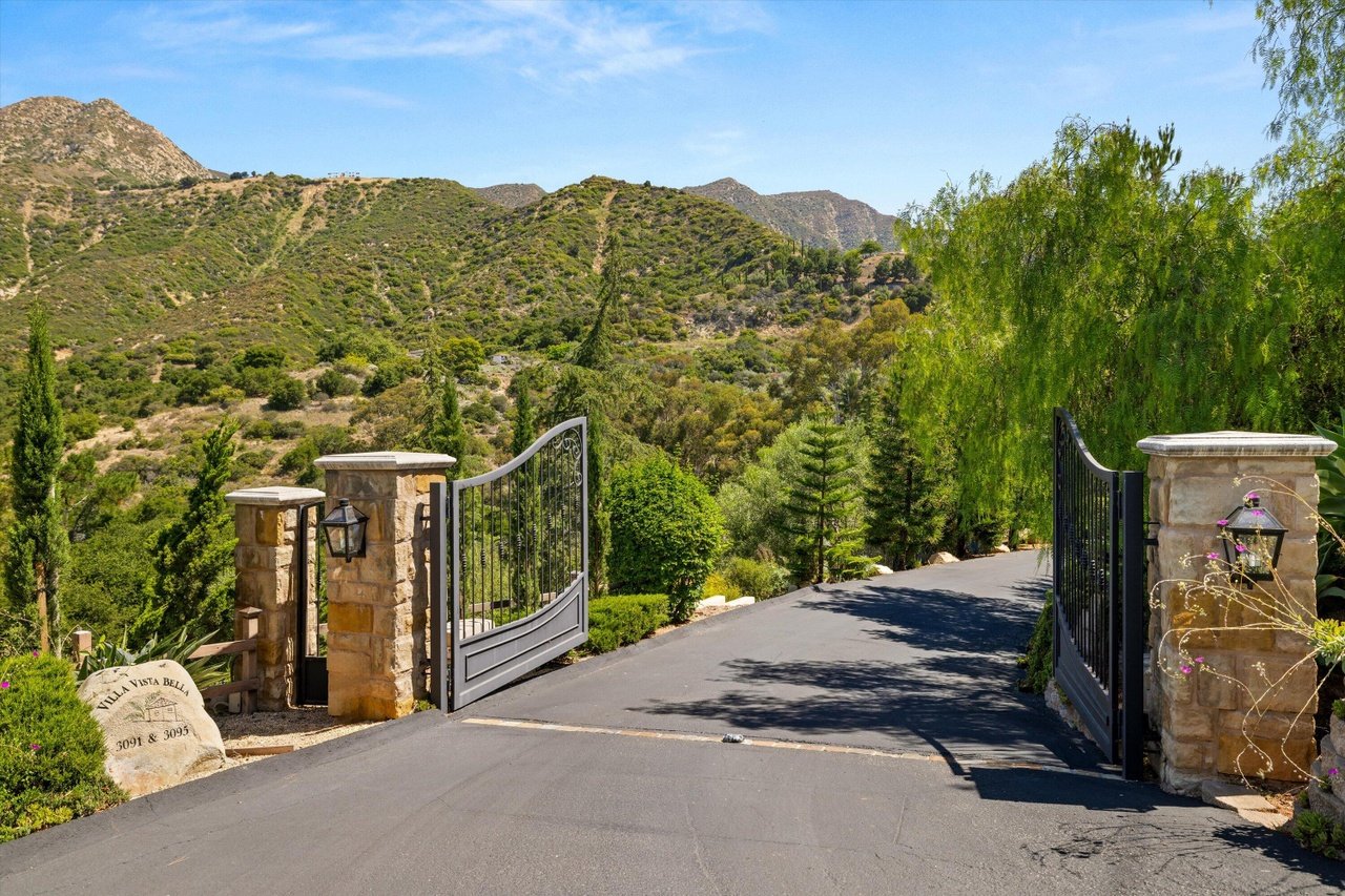 3091 Hidden Valley Ln