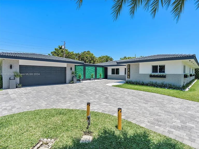2155 NE 122nd Road