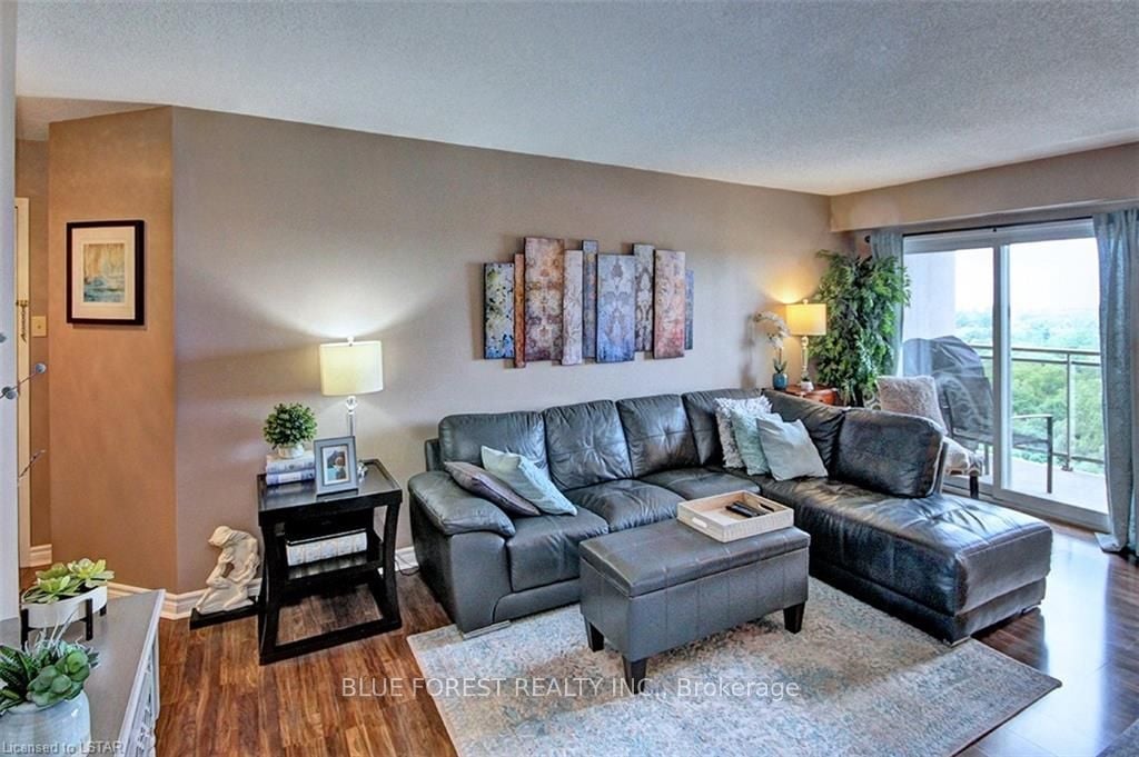 858 Commissioners Rd E 1103