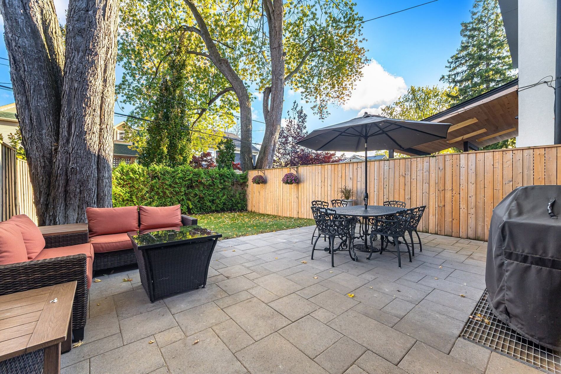 9 Iroquois Ave