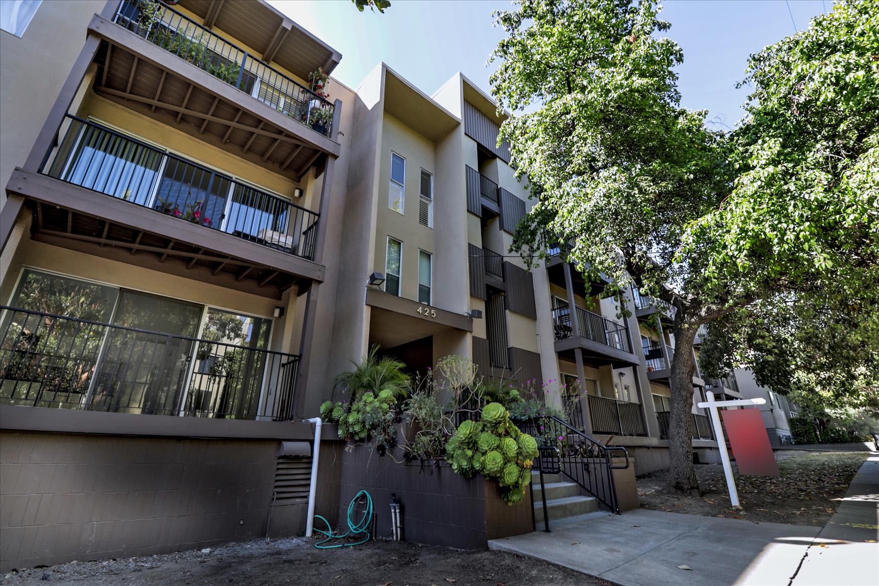 425 Orange St, #310