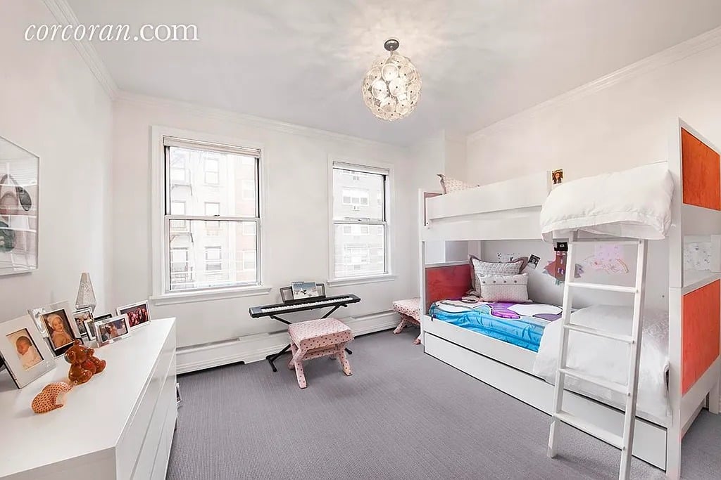 330 E 72nd St APT 4